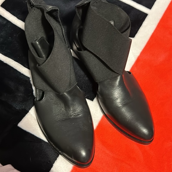 Kenneth Cole - Picture 2 of 5